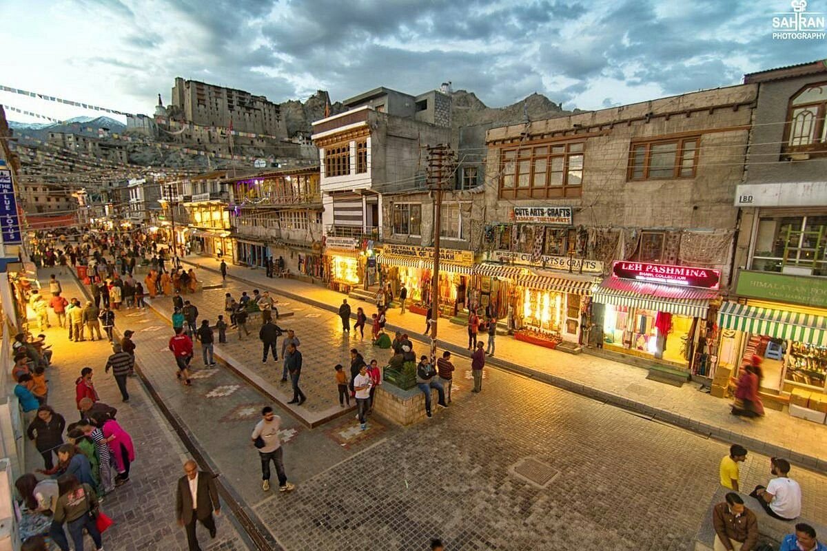 short-walk-around-Leh-Bazaar