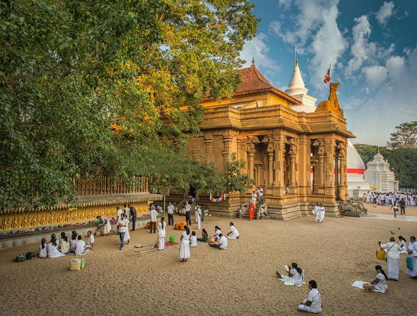 Kelaniya-Buddhist-Temple