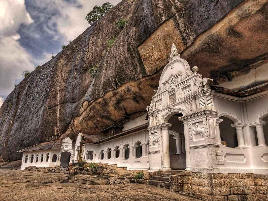 Kelaniya-Buddhist-Temple