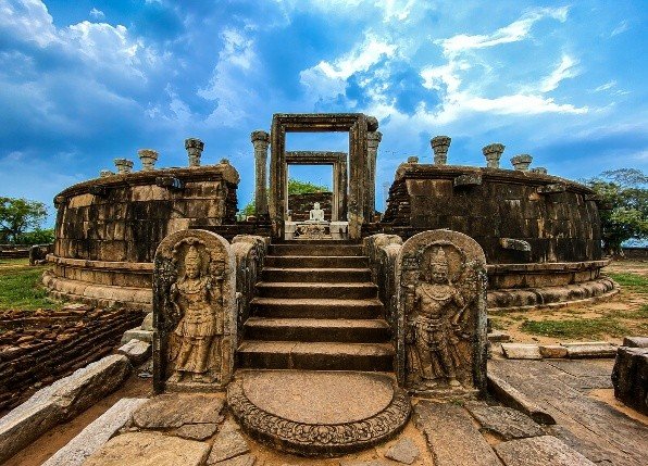 Kelaniya-Buddhist-Temple