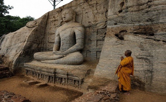 Kelaniya-Buddhist-Temple